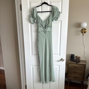 Selfie Leslie Green Ruched Puff Sleeve Maxi Dress